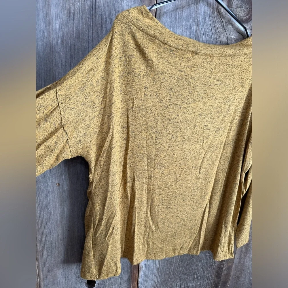Fantastic Fawn Off The Shoulder Sweater in Mustard Yellow Size Small